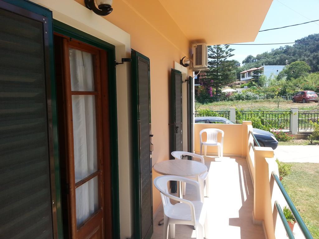 Feakes Apartments Arillas  Exterior photo